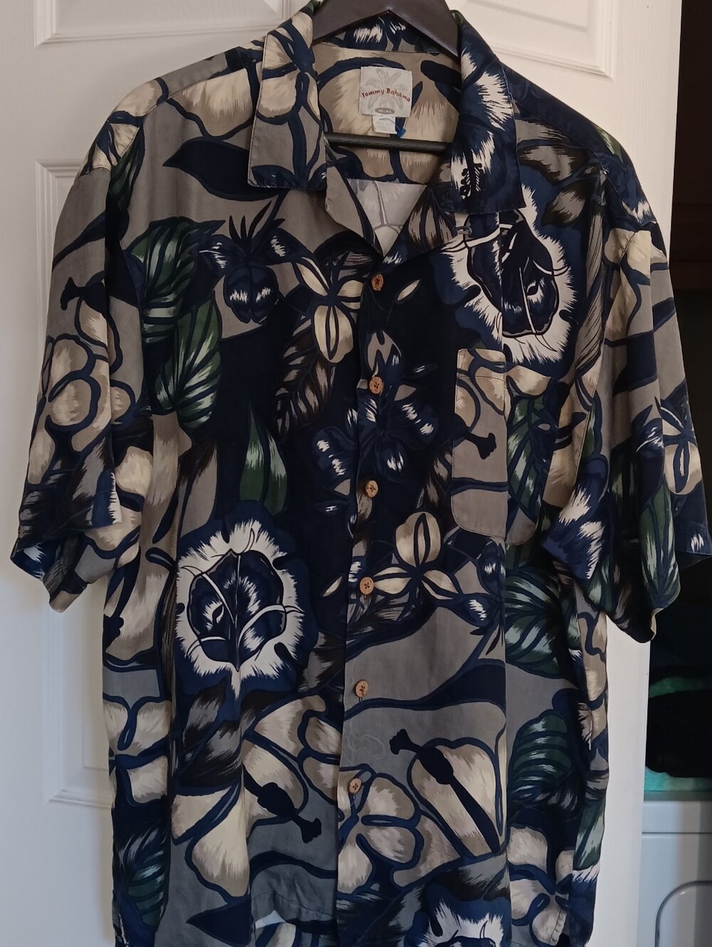 Tommy Bahama Mens 100% Silk Navy, Cream & Green Floral Camp Shirt Size XL